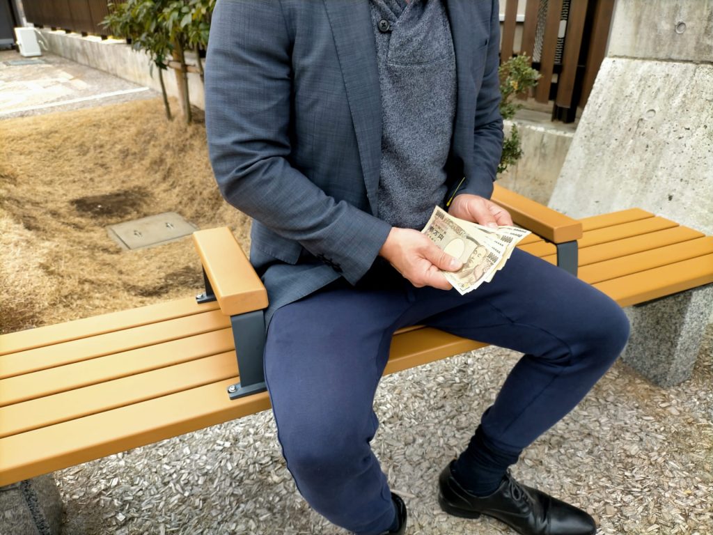 日本は現金決済の多い国?世界との違いを比べてみよう