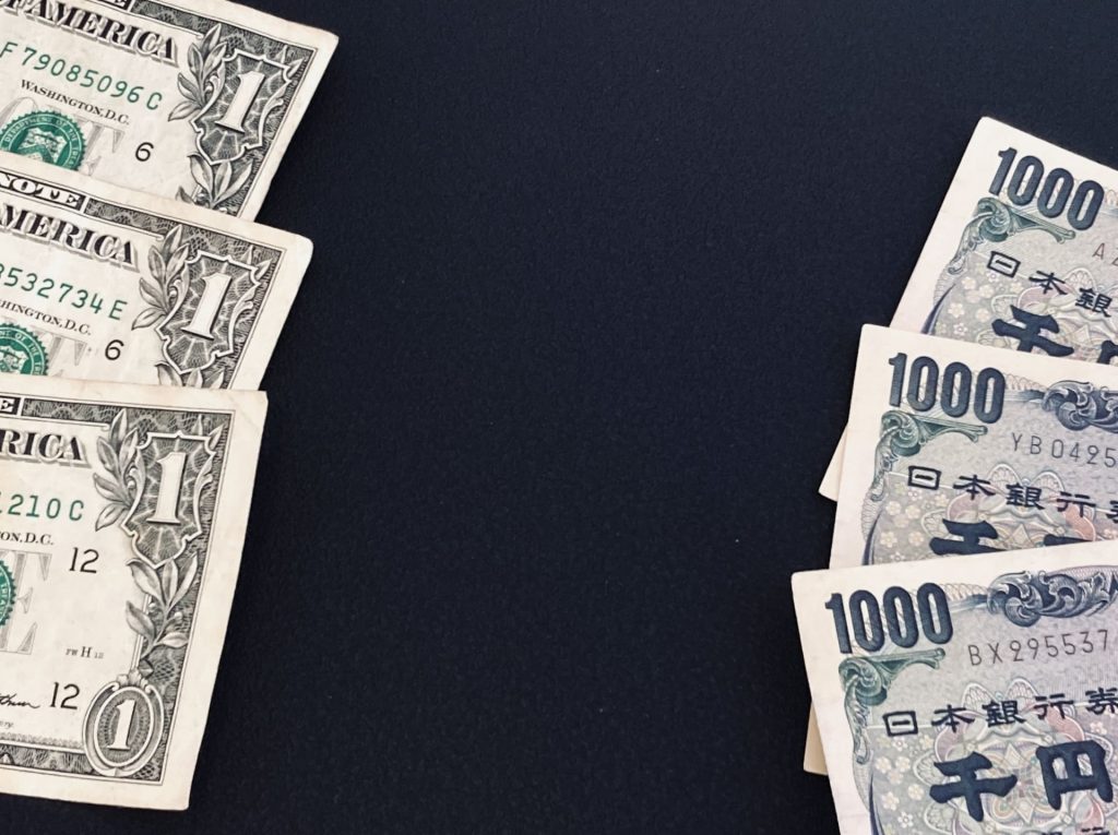 国際的に重要な銀行の役割とは?決済業務や現金取扱いについて紹介
